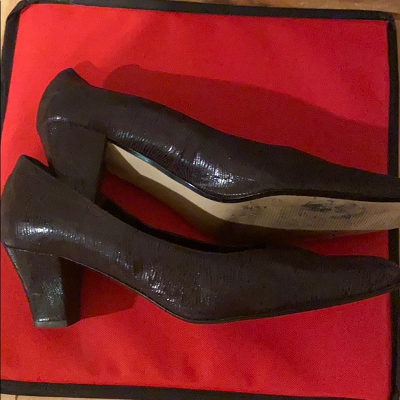 Renee - Picture 3 of 3